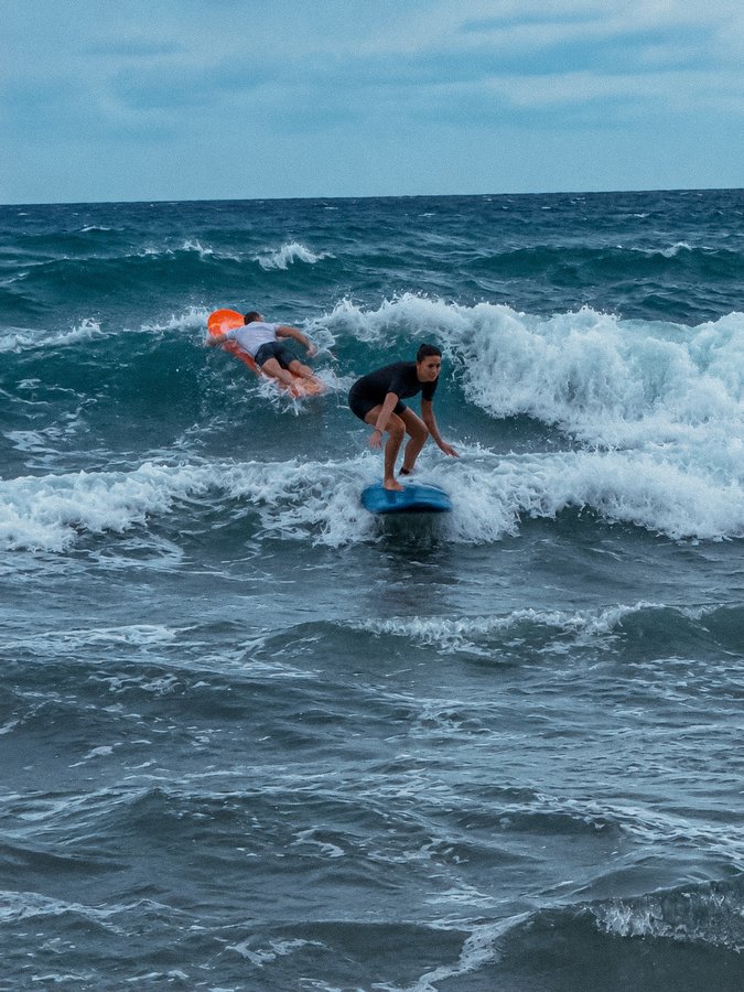 Ambra fa surf